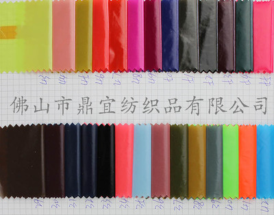 輕薄之外的革新之美 羽絨服擁抱亮光科技面料